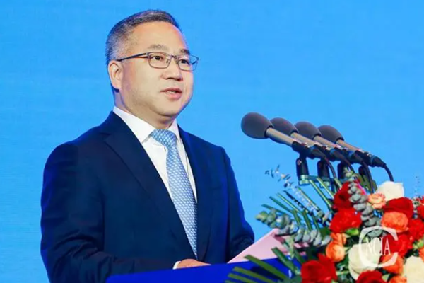國(guó)投盛世董事長(zhǎng)劉嚴(yán)蓬作為協(xié)會(huì)監(jiān)事長(zhǎng)受邀參加2023中國(guó)國(guó)際涂料大會(huì)!